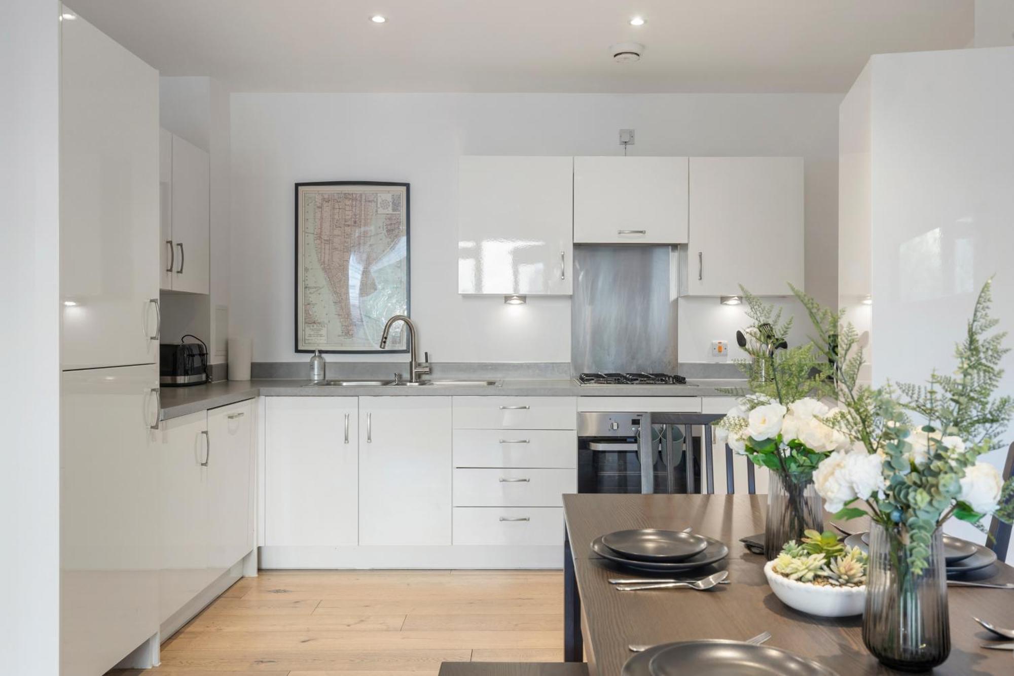 Outstanding 2 Bed Zone 2 Near Apartamento